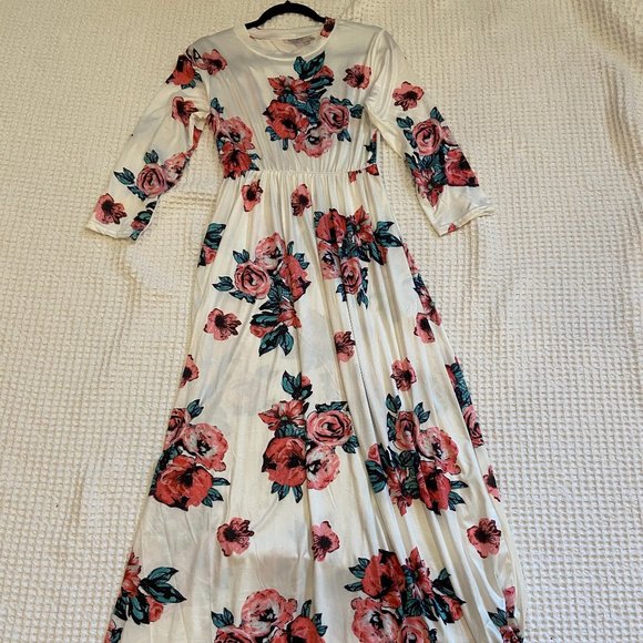 Dresses & Skirts - Floral Long Sleeve Maxi Dress Size L